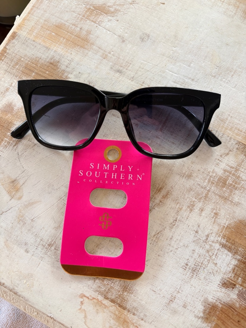Simply Southern Black Cat-Eye Sunglasses with Gradient Lenses NWT